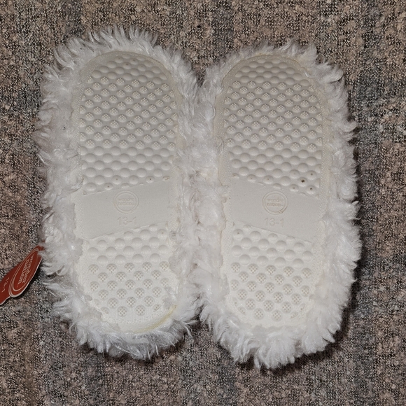 💵3/$20 Bundle 3 Specially Marked INWT Girls Wonder Nation Soft Fuzzy  Slippers - Picture 8 of 9